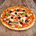 پیتزا ایتالیایی گوشت و قارچ