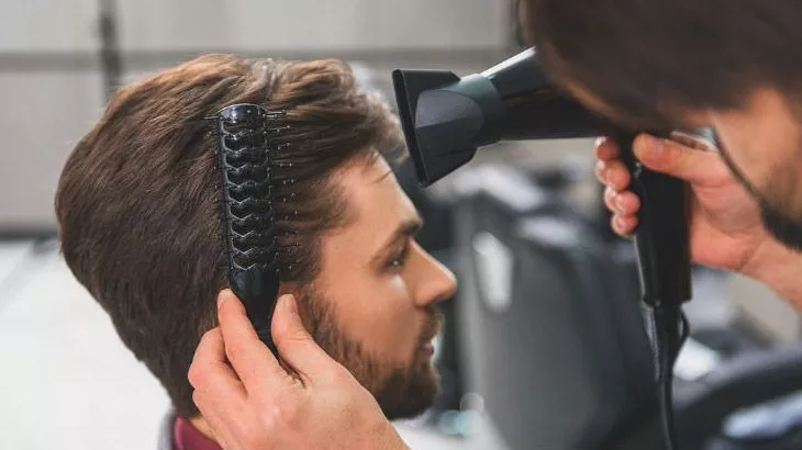 کراتینه مو در آرایشگاه مردانه پارس همراه با 40٪ تخفیف و پرداخت 150000 تومان به جای 250000 تومان