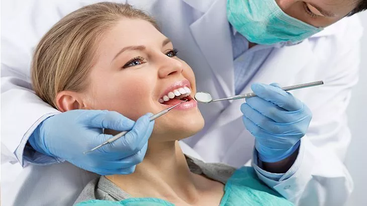 لبخندی جذاب با لمینت سرامیکی دندان در مطب دکتر سمیرا فراشاهیان همراه با 33٪ تخفیف و پرداخت 1350000 تومان به جای 1500000 تومان