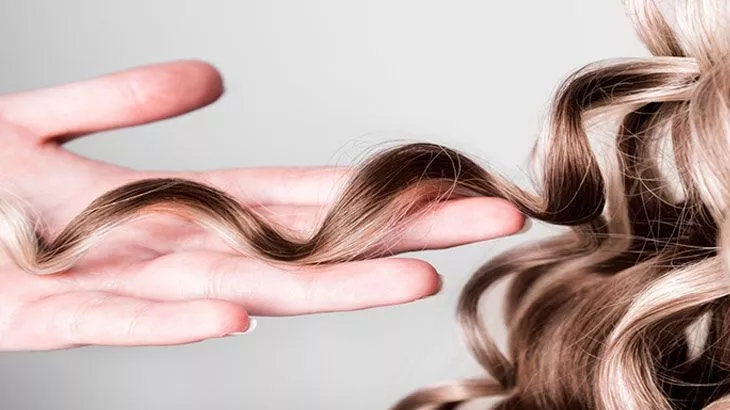 موهایی شاداب و لطیف با ویتامنیه مو در سالن زیبایی کالیپسن همراه با ۳۶٪ تخفیف پرداخت ۴۵۰۰۰ تومان به جای ۷۰۰۰۰ تومان