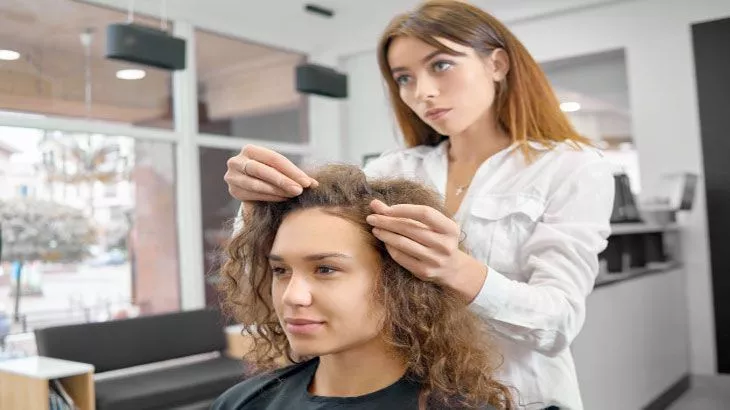 کراتینه تخصصی مو در سالن زیبایی حوا