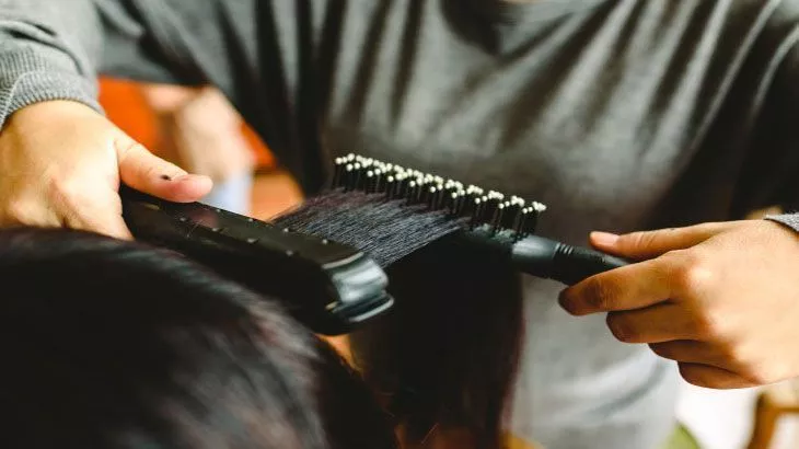 کراتینه تخصصی مو در سالن زیبایی حوا