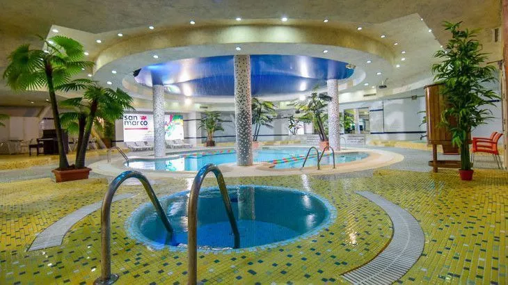 لذت شنا و تندرستی را در مجموعه ورزشی هتل چمران با تخفیف ویژه تجربه کنید