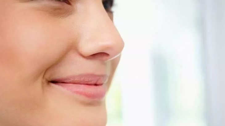 جوانسازی چهره و کوچک کردن بینی با پلاسما جت در مطب دکتر سید جواد امیریان همراه با 30٪ تخفیف